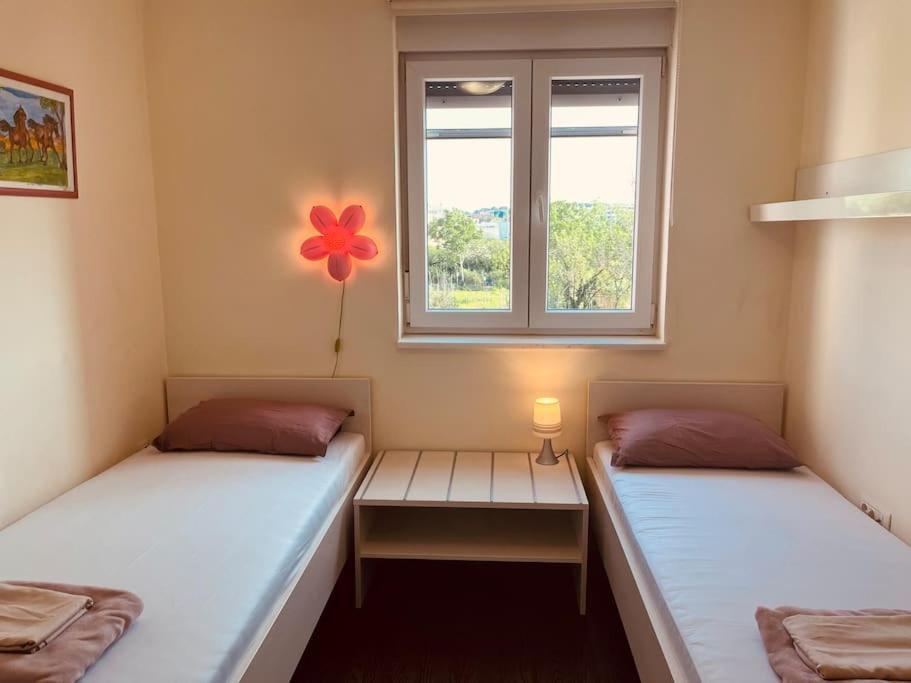 Mima Apartment Pula Bagian luar foto